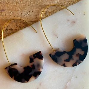 Golden Tortoiseshell Hoop Earrings